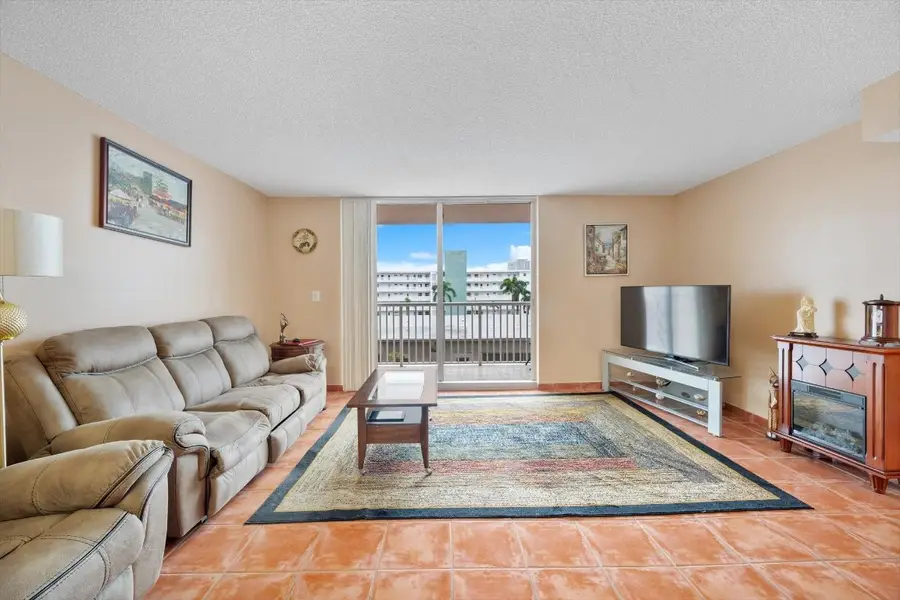 3161 S Ocean Drive #409, Hallandale Beach, FL 33009 - Image #3