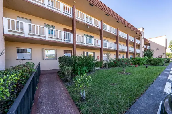 9281 Sunrise Lakes Boulevard #107, Sunrise, FL 33322