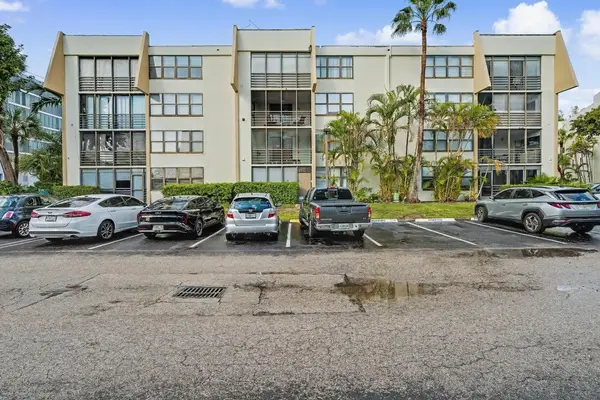 20401 NE 30th Avenue #102, Miami, FL 33180