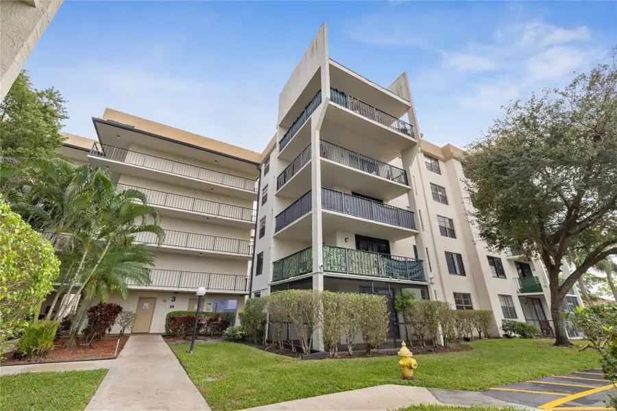 6190 Woodlands Boulevard #111, Tamarac, FL 33319 - Image #3