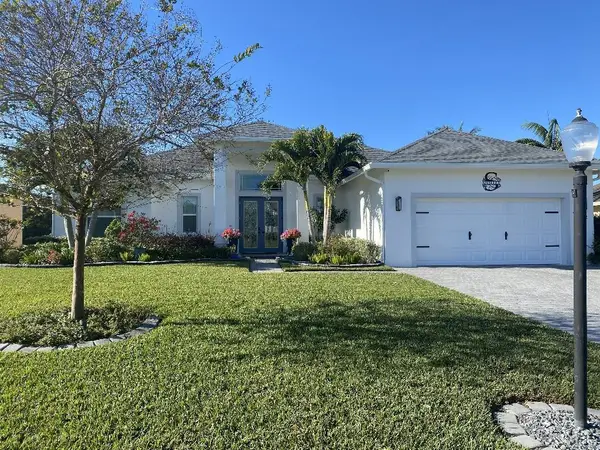 454 SW Vista Lake Drive, Port St Lucie, FL 34953