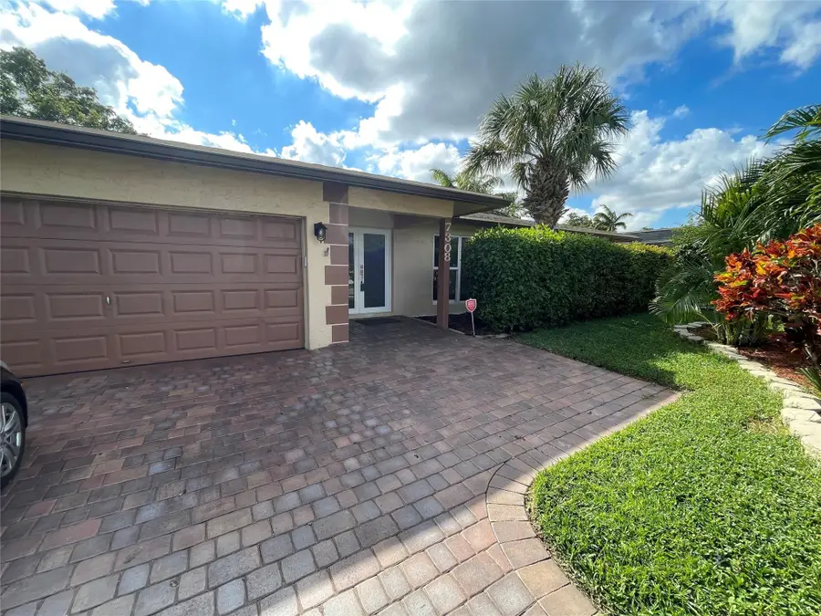 7308 NW 81st Street, Tamarac, FL 33321 - Image #2
