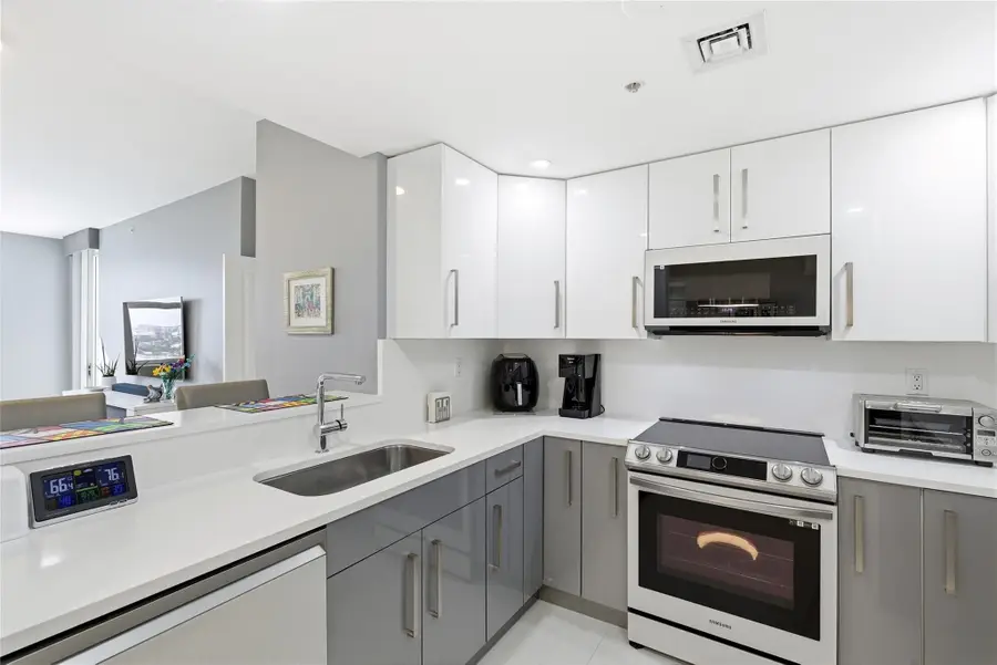 511 SE 5th Avenue #1811, Fort Lauderdale, FL 33301 - Image #2