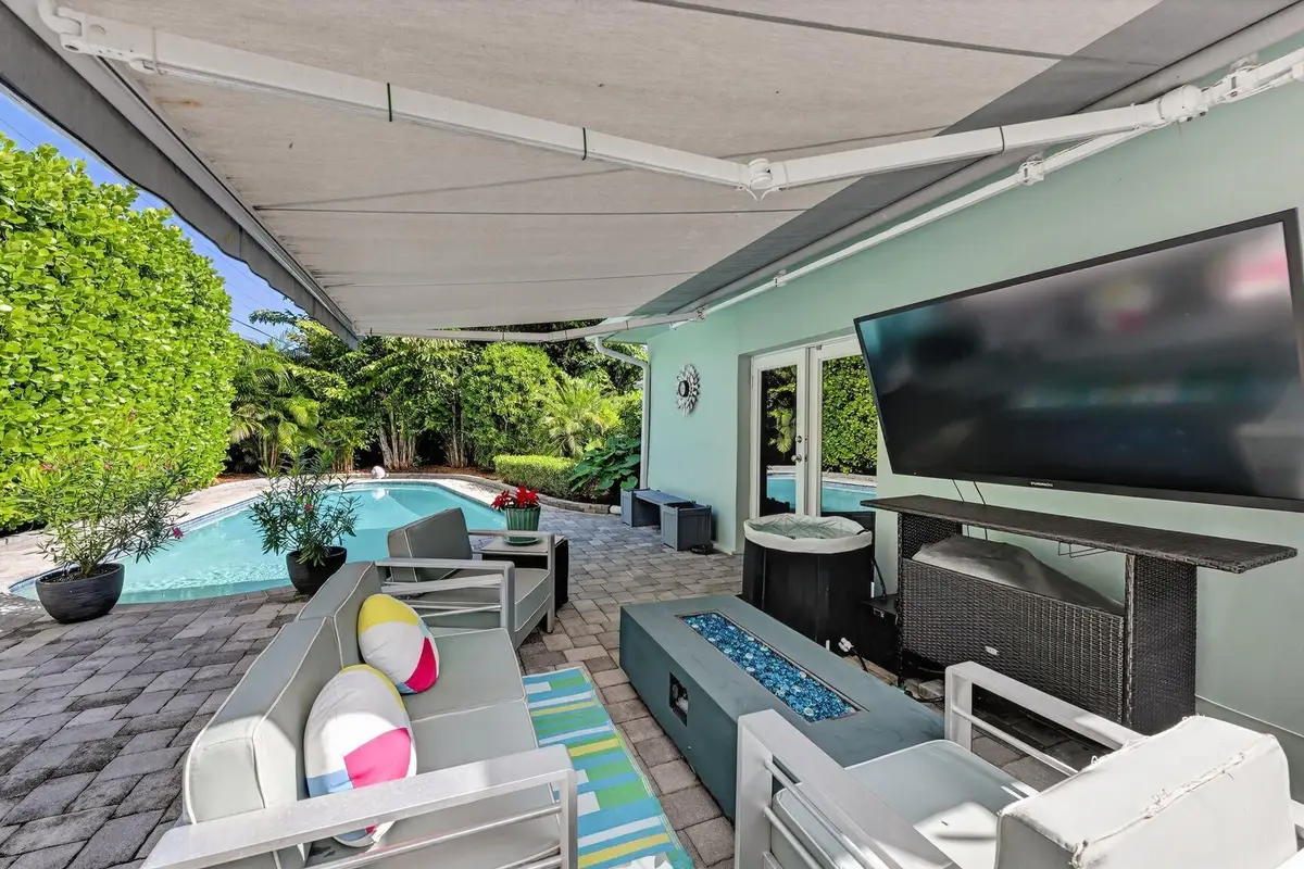 937 SE 7th Street, Deerfield Beach, FL 33441 - Image #1