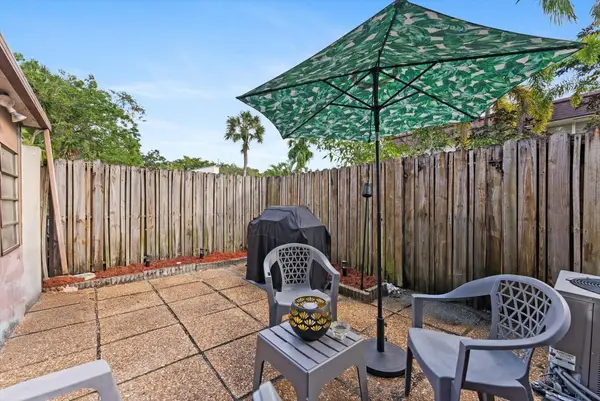 3320 Simms Street #11C, Hollywood, FL 33021