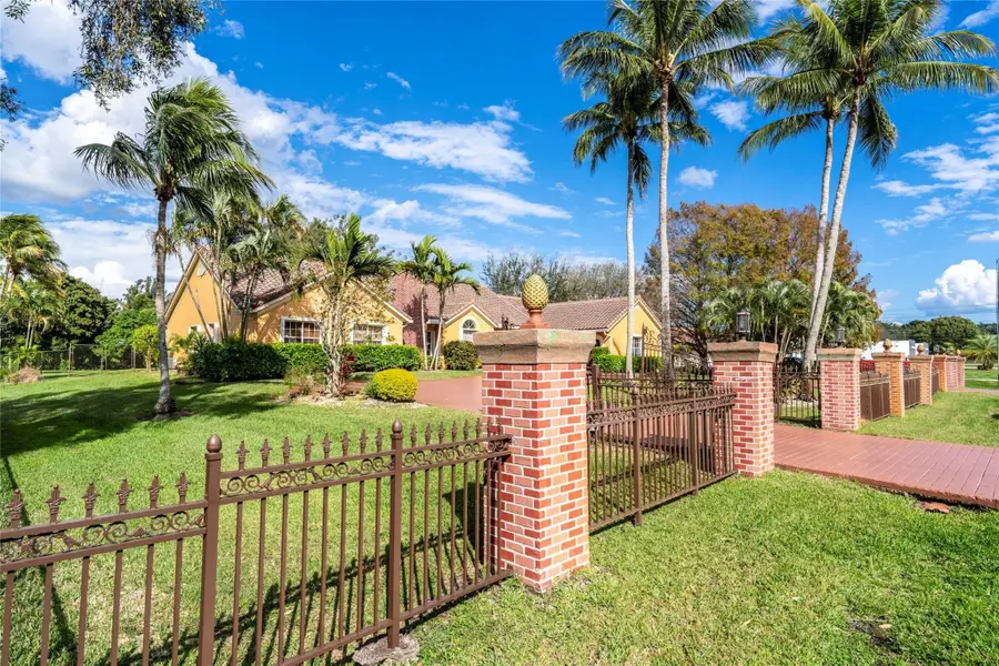 11301 SW 3rd Street, Plantation, FL 33325 - Image #3