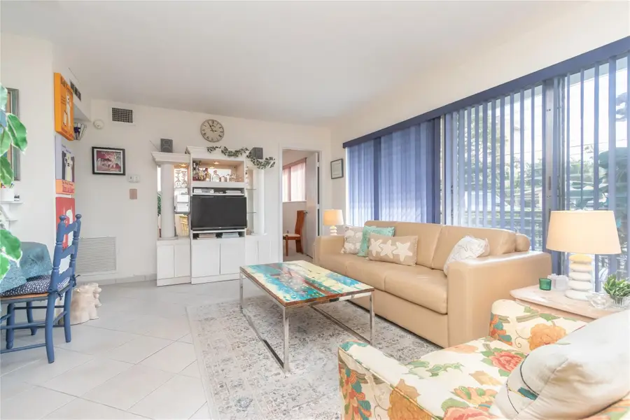 1035 SE 15th Street #10B, Fort Lauderdale, FL 33316 - #2