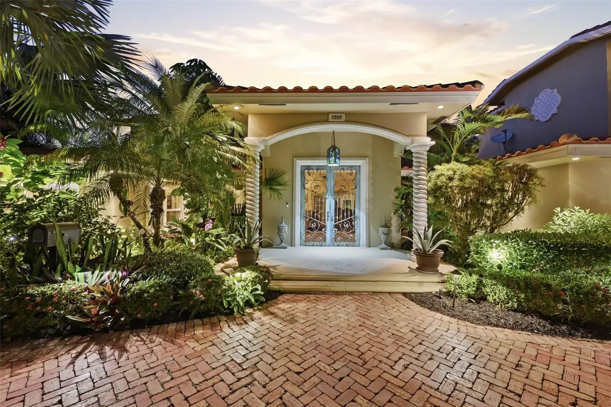 2525 NE 21st Court, Fort Lauderdale, FL 33305 - #1