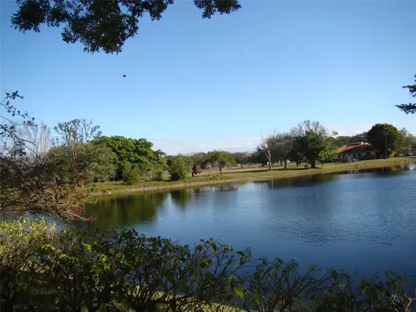 2689 N Carambola Circle #2689, Pompano Beach, FL 33066