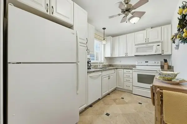 401 Lake Frances Drive #401, West Palm Beach, FL 33411