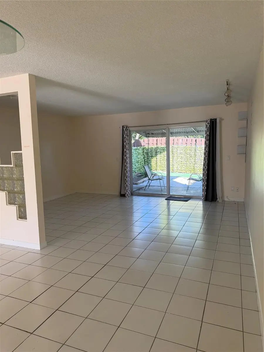 3007 NW 68th Street #9C, Fort Lauderdale, FL 33309 - Image #3