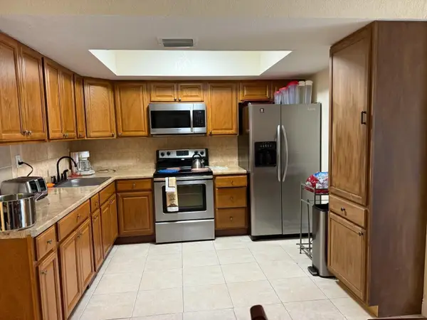 5839 NW 16th Street, Sunrise, FL 33313