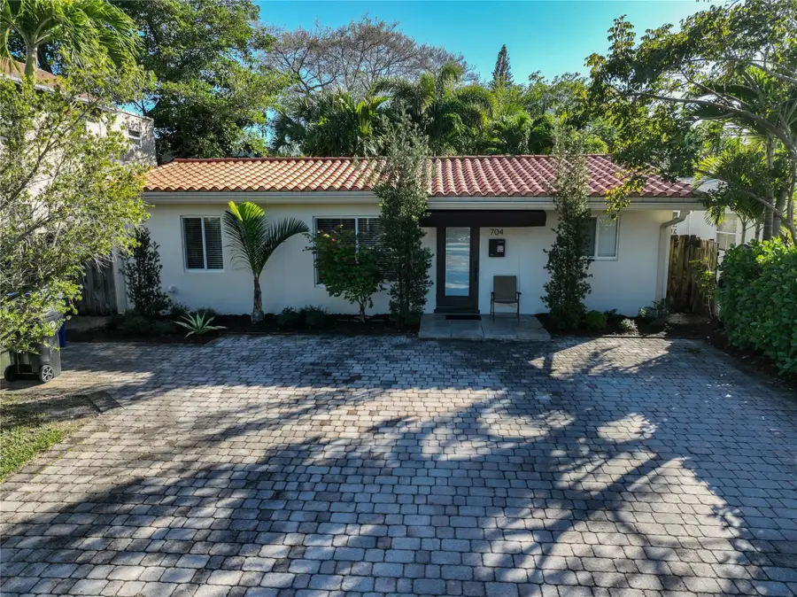 704 NE 14th Place, Fort Lauderdale, FL 33304 - Image #3