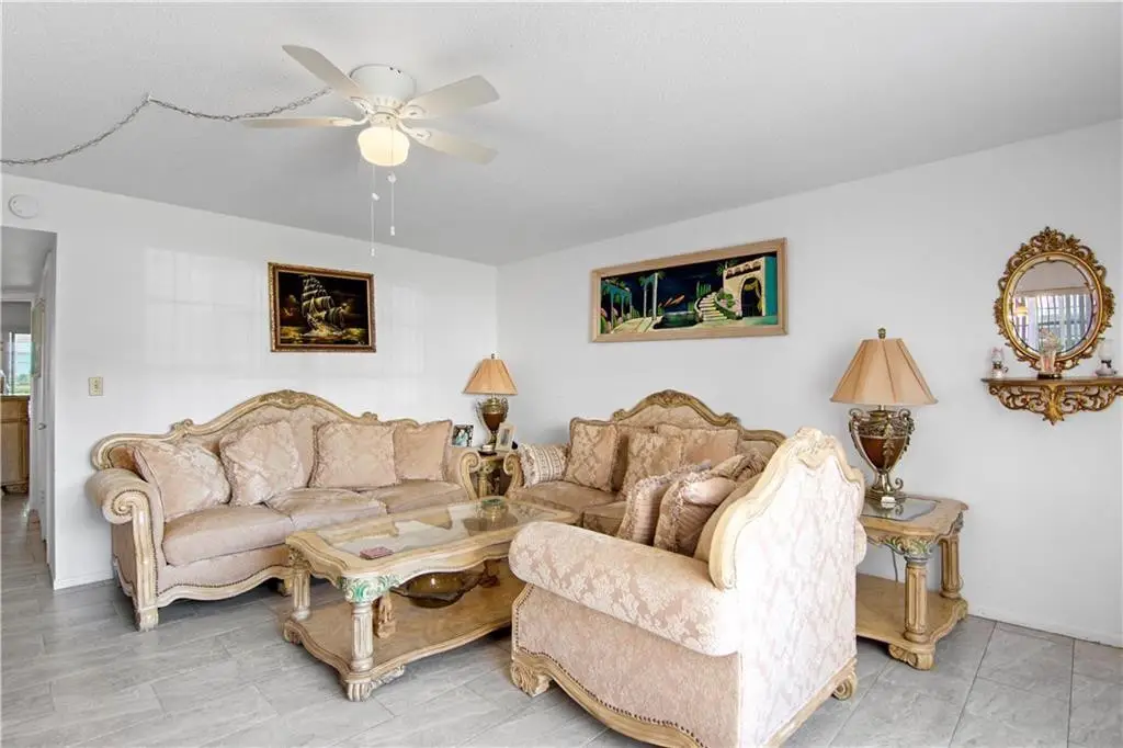 11 S Vista Palm Lane #102, Vero Beach, FL 32962 - Image #1