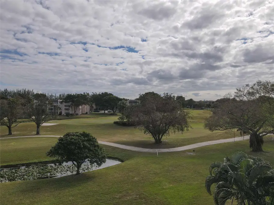 9441 Evergreen Place #401, Davie, FL 33324 - Image #2