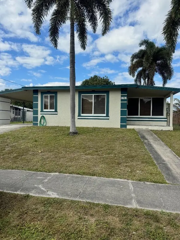 2757 SW 7th Street, Fort Lauderdale, FL 33312