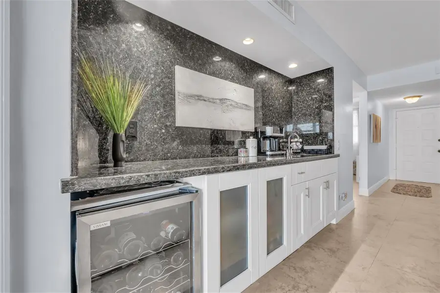 112 Lake Emerald Drive #104, Fort Lauderdale, FL 33309 - #3