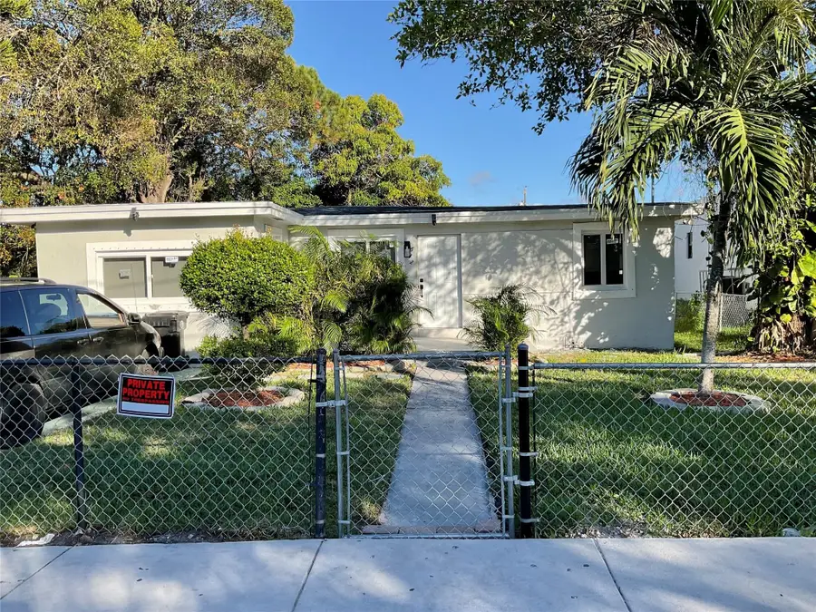 642 NW 14th Way, Fort Lauderdale, FL 33311 - #3