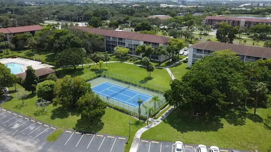 1401 SW 134th Way #307-C, Pembroke Pines, FL 33027 - Image #2