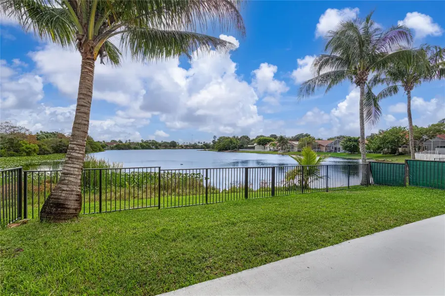 711 NW 182nd Way, Pembroke Pines, FL 33029 - #2