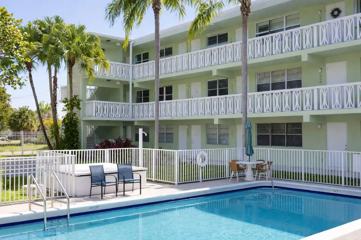 1900 NE 8th Court #201, Fort Lauderdale, FL 33304 - #1