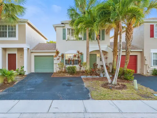 9548 N Vermosa Lane #426-4, Tamarac, FL 33321