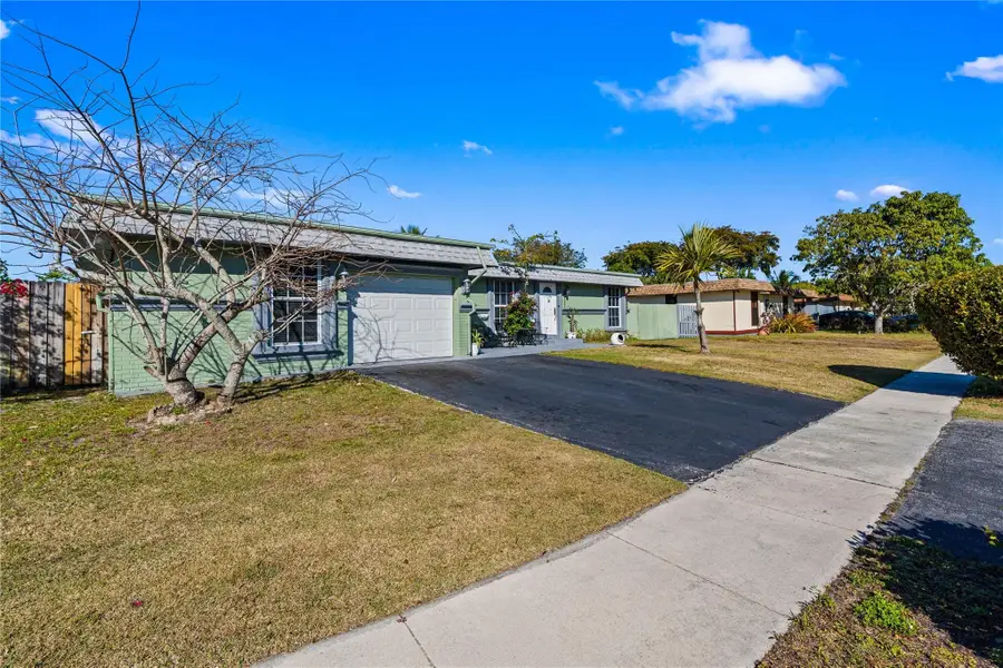 7901 NW 69th Avenue, Tamarac, FL 33321 - Image #2