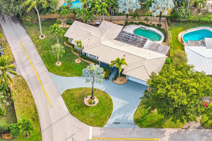 1760 NE 40th Court, Oakland Park, FL 33334 - Image #2