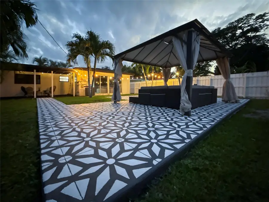 537 NW 45th Street, Fort Lauderdale, FL 33309 - #3