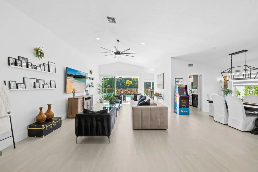 11108 E Clover Leaf Circle, Boca Raton, FL 33428 - #3