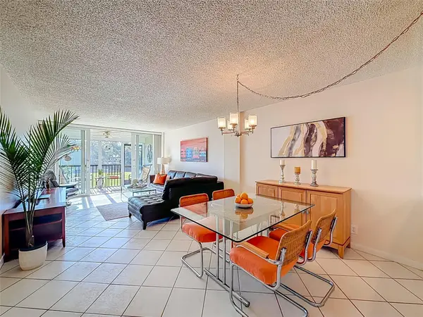 13 Royal Palm Way #101, Boca Raton, FL 33432