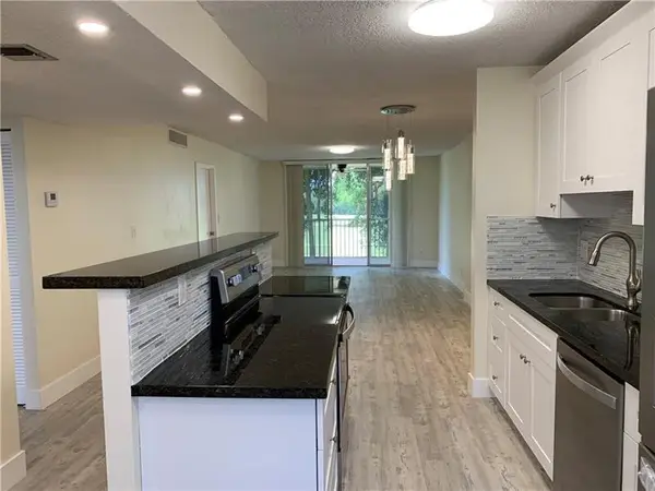 250 Jacaranda Drive #203, Plantation, FL 33324