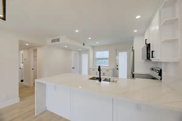 201 N Ocean Boulevard #207, Pompano Beach, FL 33062