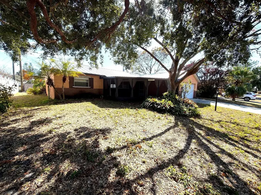 909 Canal Circle, Sebastian, FL 32958 - #2