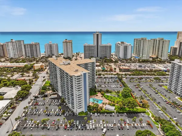 3300 NE 36th Street #1402, Fort Lauderdale, FL 33308