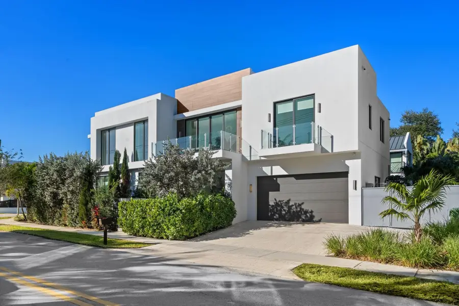 1111 SE 9th Avenue, Fort Lauderdale, FL 33316 - #3