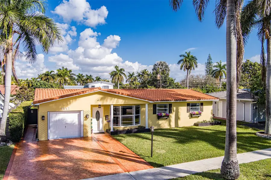 1017 NE 4th Street, Hallandale Beach, FL 33009 - #2