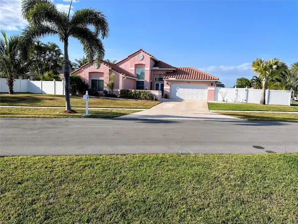 26 Dogwood Circle, Boynton Beach, FL 33436