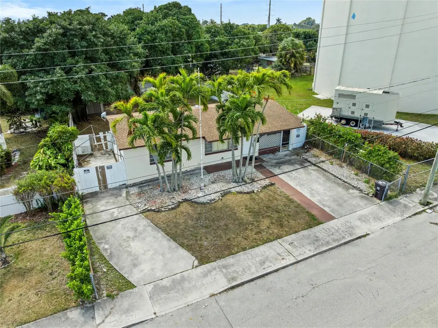 842 Kaye Street, West Palm Beach, FL 33405 - #3