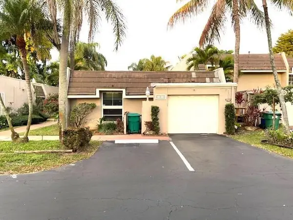 19816 Bobolink Drive, Hialeah, FL 33015