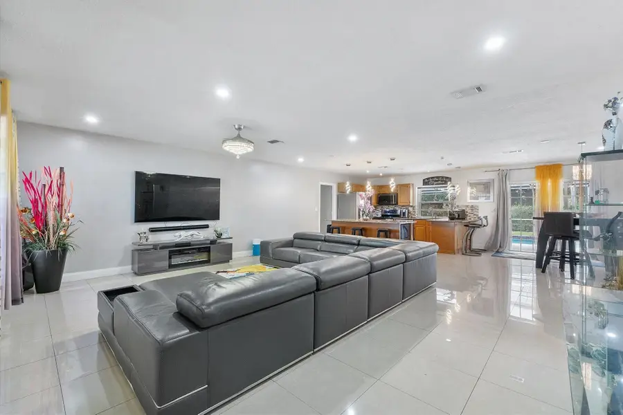 7310 NW 13th Court, Plantation, FL 33313 - #2