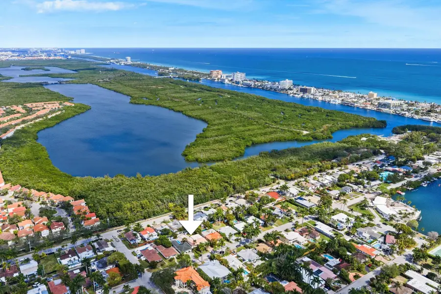 947 Lincoln Street, Hollywood, FL 33019 - #2