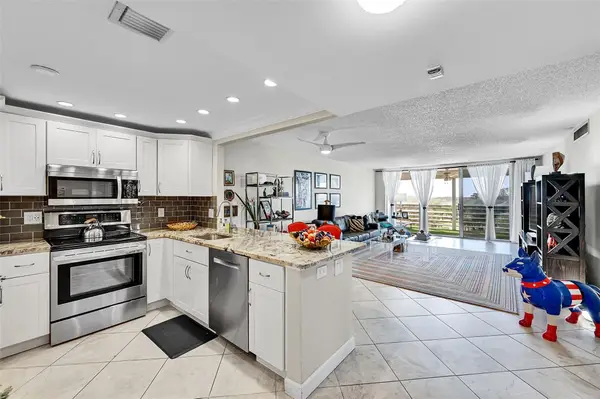 605 Oaks Drive #701, Pompano Beach, FL 33069