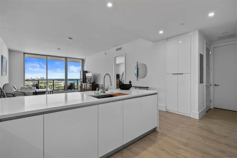 220 Lake Shore Drive #1417, West Palm Beach, FL 33403 - #3