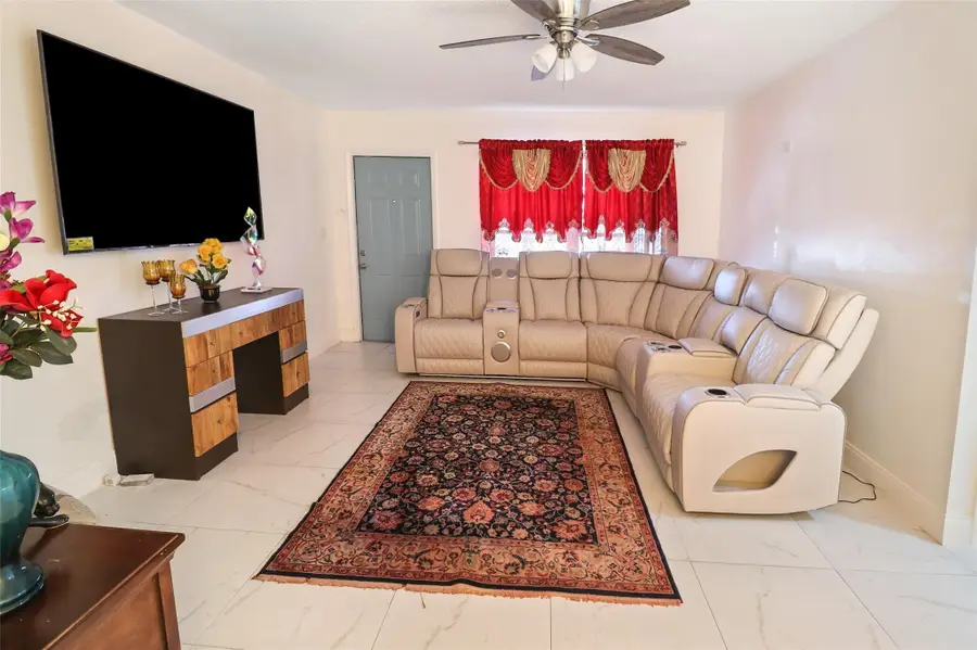 6715 NW 12th Street, Margate, FL 33063 - #3