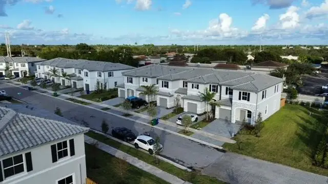 4611 NW 118th Avenue, Coral Springs, FL 33076 - #2