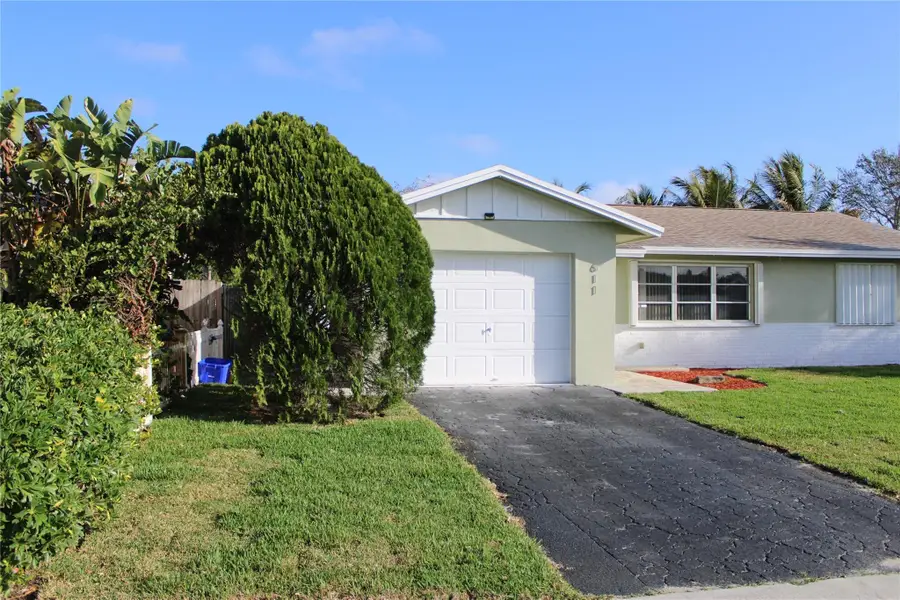 611 SW 1st Avenue, Boynton Beach, FL 33426 - #2