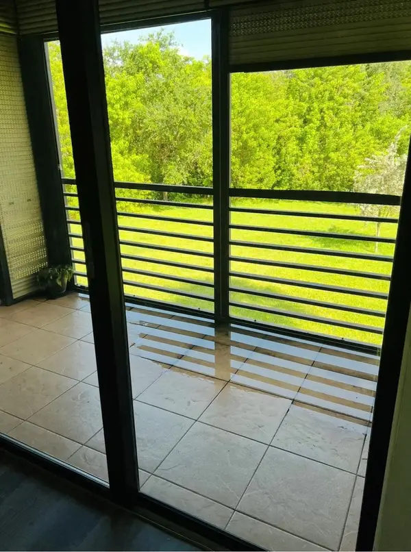 6301 N University Drive #204, Tamarac, FL 33321