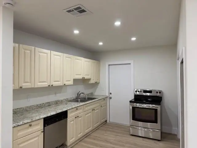 141 SE 7th Avenue, Boynton Beach, FL 33435 - #3