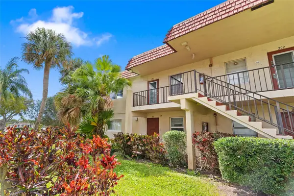 1 Abbey Lane #201, Delray Beach, FL 33446
